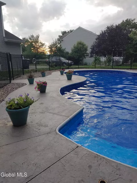 Exterior - 44 Bancker Ave, Schenectady, NY 12302 photo 3 of 9