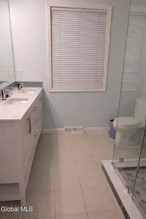 Bath - 44 Bancker Ave, Schenectady, NY 12302 photo 3 of 4