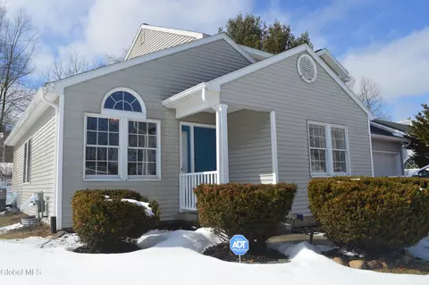 23 Ponderosa Dr, Halfmoon, NY 12065