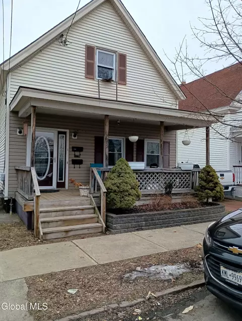 885 Emmett St, Schenectady, NY 12307