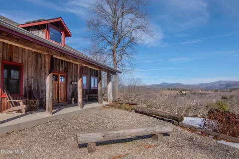 68 Red Gate Ln, Shushan, NY 12873