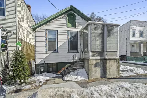 22 Orr St, Troy, NY 12180
