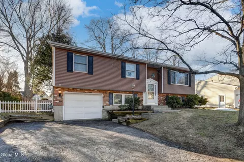 6 Jo Ann Ct, Albany, NY 12205
