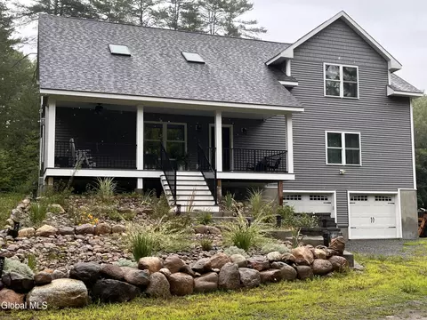 41 Moffitt Rd, Chestertown, NY 12817