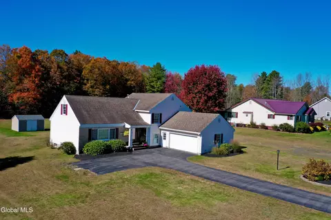 141 Eccles Dr, Hagaman, NY 12086