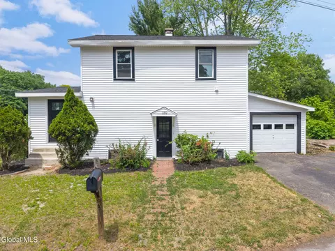 150 Schoolhouse Rd, Albany, NY 12203
