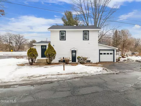 150 Schoolhouse Rd, Albany, NY 12203