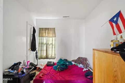 Bedroom - 1417 3rd Ave, Schenectady, NY 12303 photo 3 of 8