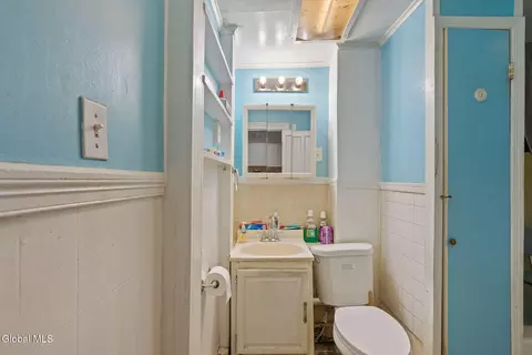 Bath - 1417 3rd Ave, Schenectady, NY 12303 photo 1 of 5