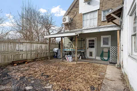 Exterior - 1417 3rd Ave, Schenectady, NY 12303 photo 4 of 5