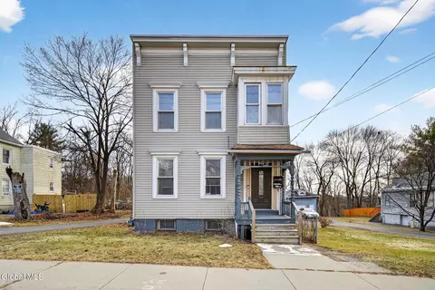 114 3rd Ave, Rensselaer, NY 12144