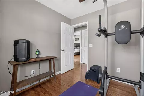 Bedroom - 221 Droms Rd, Glenville, NY 12302 photo 4 of 6