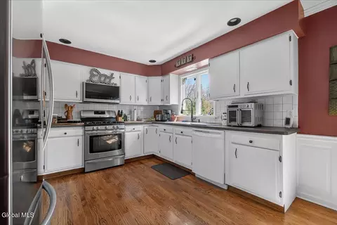 Kitchen - 221 Droms Rd, Glenville, NY 12302 photo 4 of 5