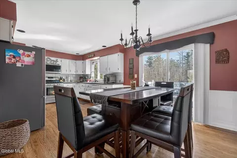 Dining - 221 Droms Rd, Glenville, NY 12302 photo 2 of 2