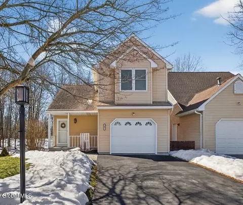 92 Cooks Ct, Waterford, NY 12188