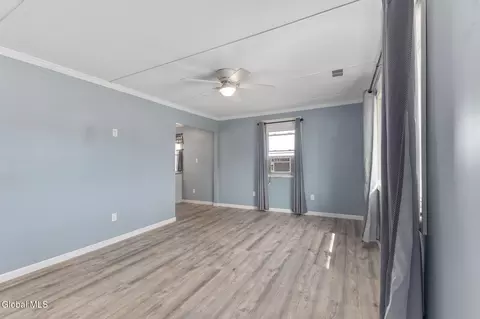 Living - 247 Chiswell Rd, Schenectady, NY 12304 photo 2 of 3