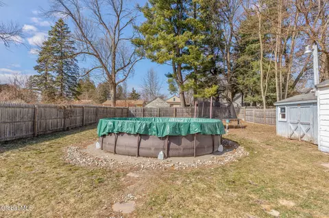 Exterior - 247 Chiswell Rd, Schenectady, NY 12304 photo 6 of 7