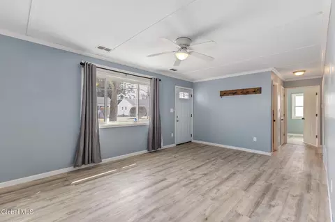 Living - 247 Chiswell Rd, Schenectady, NY 12304 photo 1 of 3