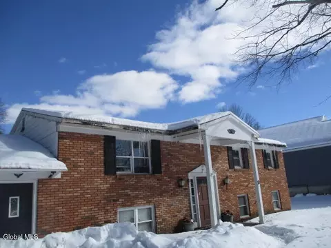 11 Parkview Ave, Queensbury, NY 12804