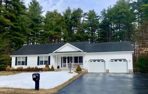 62 Nicole Dr, Queensbury, NY 12804