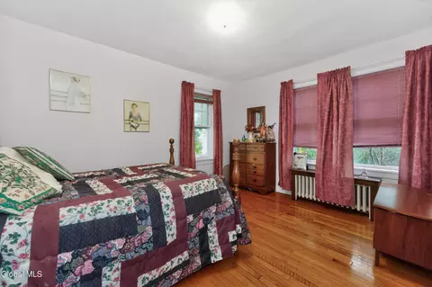 Bedroom - 1450 Baker Ave, Schenectady, NY 12309 photo 5 of 8