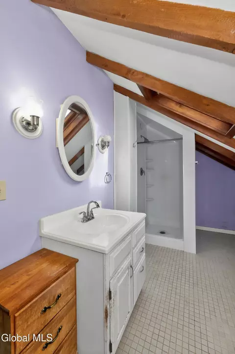 Bath - 1450 Baker Ave, Schenectady, NY 12309 photo 1 of 4