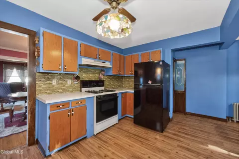 Kitchen - 1450 Baker Ave, Schenectady, NY 12309 photo 2 of 3