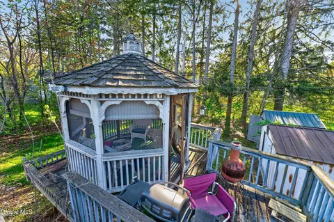 Exterior - 1450 Baker Ave, Schenectady, NY 12309 photo 5 of 7