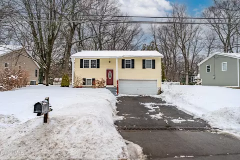 48 Hathorn Blvd, Saratoga, NY 12866