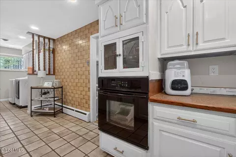 Kitchen - 6 Flint Dr, Delmar, NY 12054 photo 3 of 3
