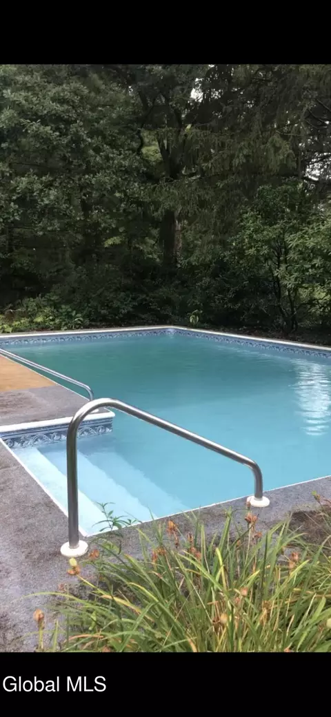 Exterior - 6 Flint Dr, Delmar, NY 12054 photo 3 of 4