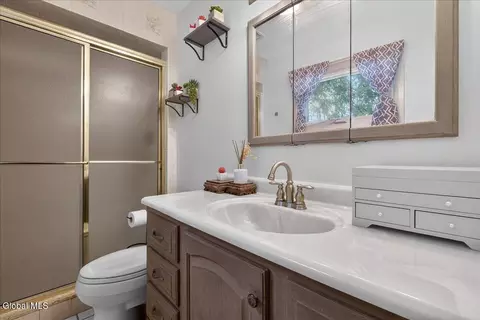 Bath - 6 Flint Dr, Delmar, NY 12054 photo 4 of 4
