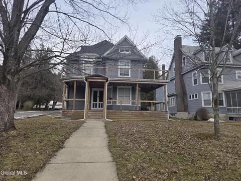 313 Guy Park Ave, Amsterdam, NY 12010