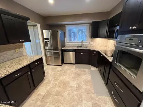 Kitchen - 178 Ormond St, Albany, NY 12208 photo 2 of 7