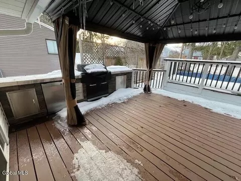 Exterior - 178 Ormond St, Albany, NY 12208 photo 3 of 7