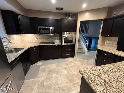 Kitchen - 178 Ormond St, Albany, NY 12208 photo 3 of 7