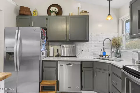 Kitchen - 87 Ormond St, Albany, NY 12203 photo 2 of 5