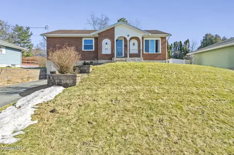 87 Ormond St, Albany, NY 12203