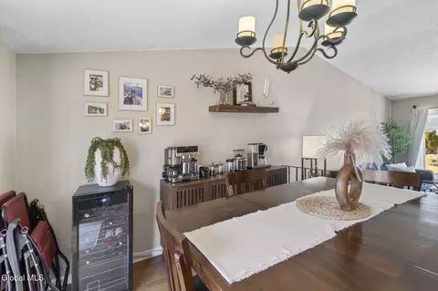 Dining - 87 Ormond St, Albany, NY 12203 photo 2 of 3