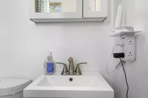 Bath - 87 Ormond St, Albany, NY 12203 photo 3 of 3