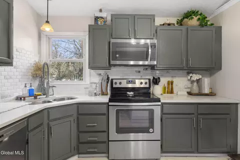 Kitchen - 87 Ormond St, Albany, NY 12203 photo 1 of 5