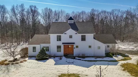 13 Saratoga Farm Rd, Malta, NY 12020