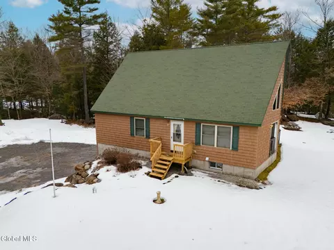 6 Stone Place Rd, Diamond Point, NY 12824