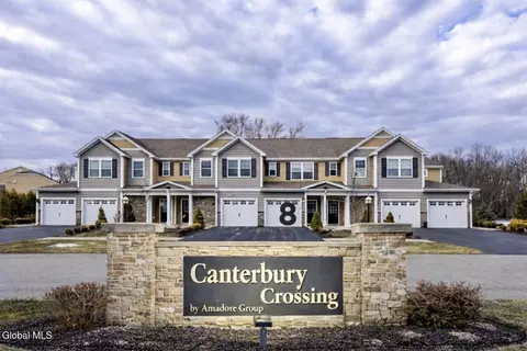 8 Clarice Ln, Cohoes, NY 12047