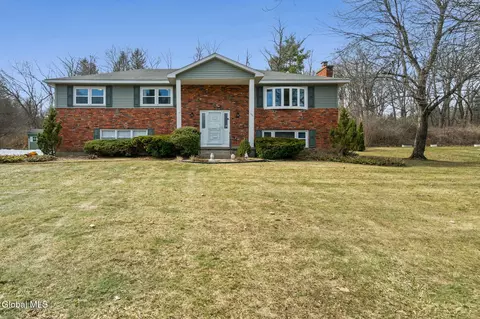 1111 Rosehill Blvd, Schenectady, NY 12309