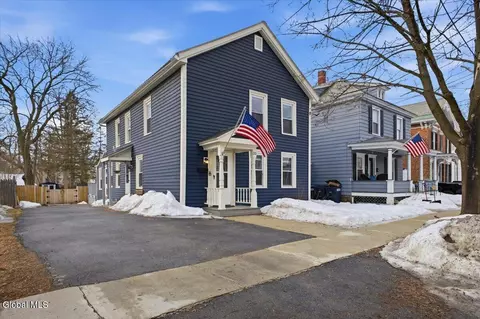 33 Fulton St, Glens Falls, NY 12801