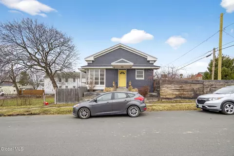 35 123rd St, Troy, NY 12182
