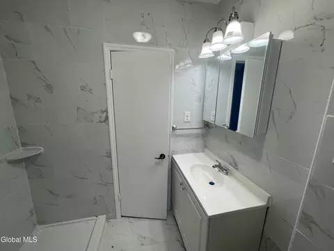 Bath - 1328 Dewitt St, Schenectady, NY 12303 photo 5 of 8