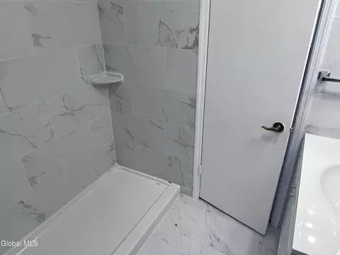 Bath - 1328 Dewitt St, Schenectady, NY 12303 photo 3 of 8