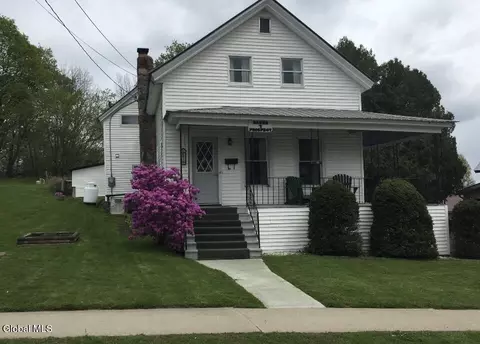 7 Prospect Ave, Port Henry, NY 12974